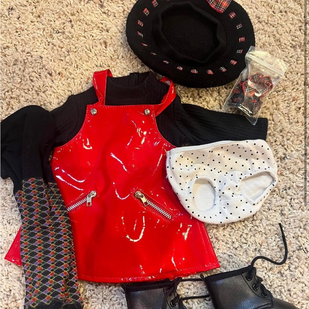 RARE Nicki’s New Year’s party outfit
